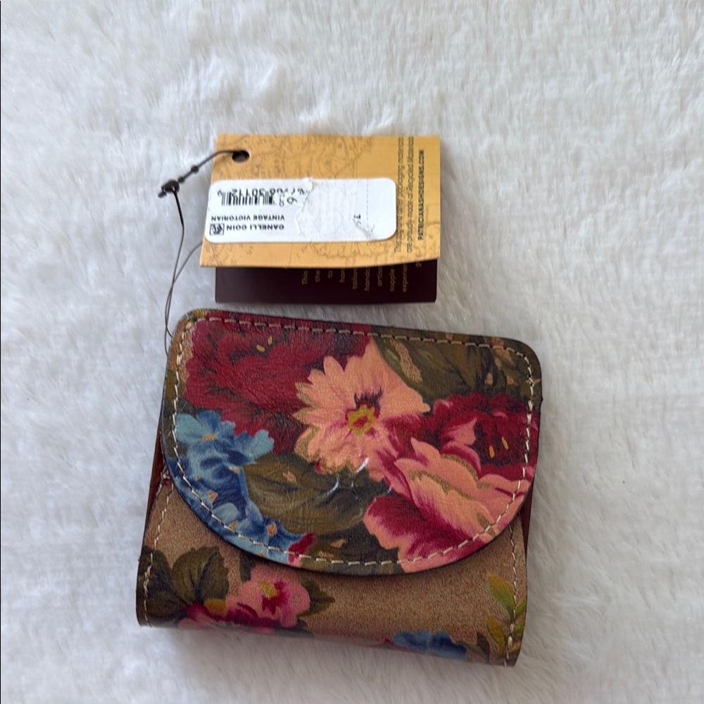 Patricia Nash Floral Women's Wallet Style:Vintage Victorian Garden
